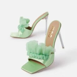 Lemonade Made You Look Green Women's Heel