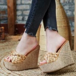 Mata Prada Nude Women's Wedge